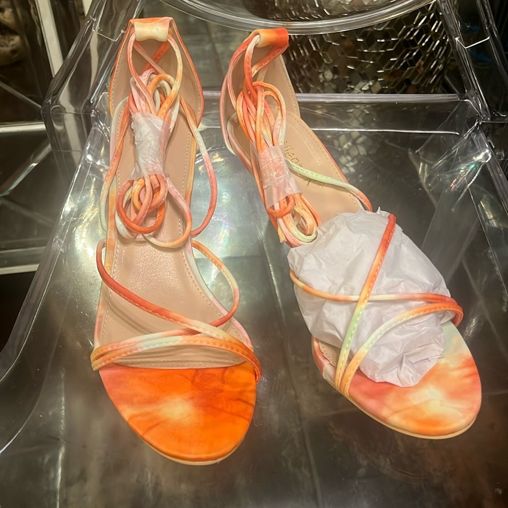 NWOT pretty sandals
